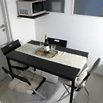 Muveszhaz Apartament *