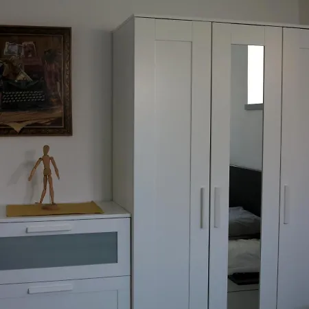 Muveszhaz Apartment *