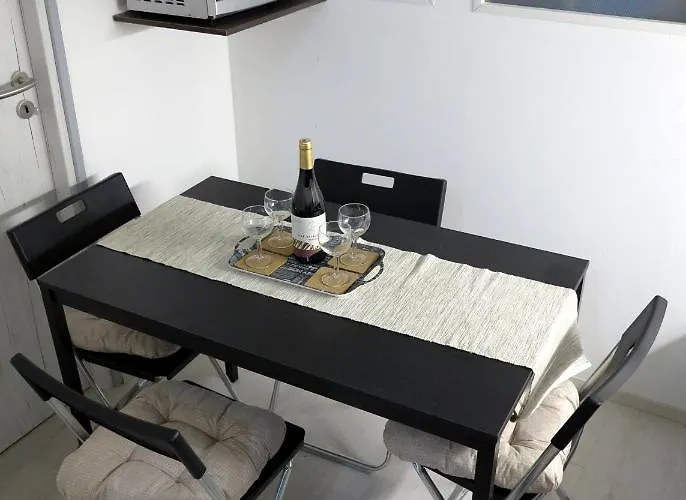 Muveszhaz Apartament *